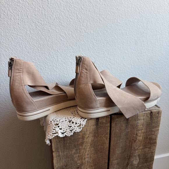 Eileen Fisher Barley Wedge Gray Leather Sandals size 9.5 - Picture 3 of 6